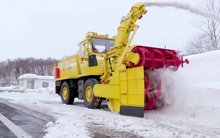 除雪車の現状に問題あり！スマートシティに向けたGPS発信機能の必要性とは