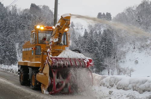 除雪車の事故率を下げるために必須の装置とは？