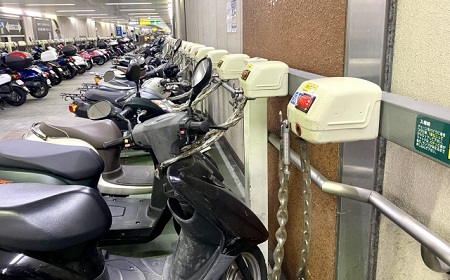 バイク置き場が簡単に見つからない？GPS発信機の活用でラクラク解決！